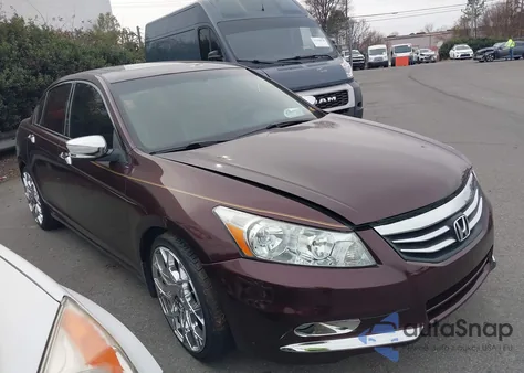 2011 Honda Accord 3.5 Ex-L z USA, uszkodzony, nr VIN 1HGCP3F89BA032807